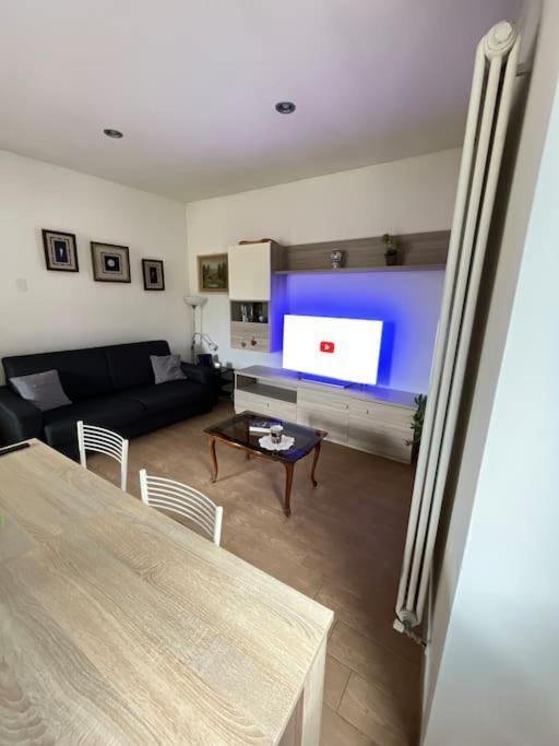 Como 100Mq 5 Mins To Center + Free Park And View Exterior photo