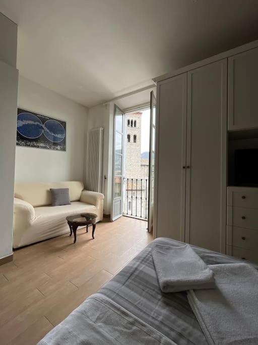Como 100Mq 5 Mins To Center + Free Park And View Exterior photo